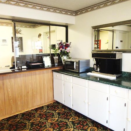 Budget Inn Daleville Eksteriør billede